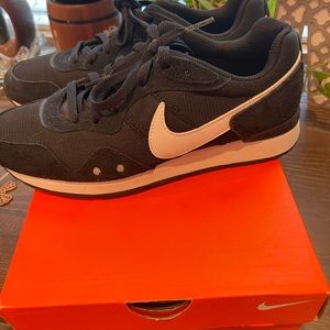 NIKE react eacape RN